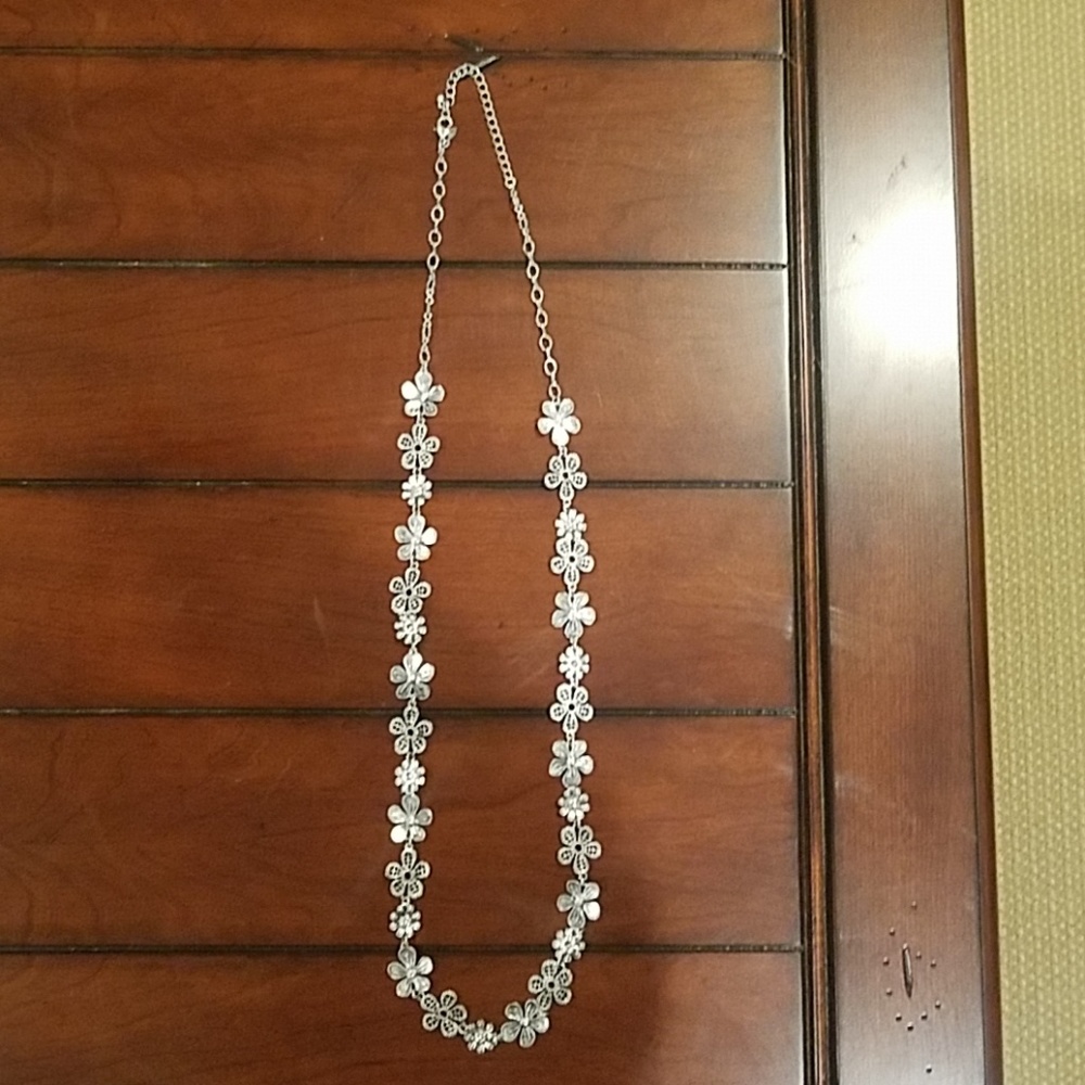 Silver flower necklace